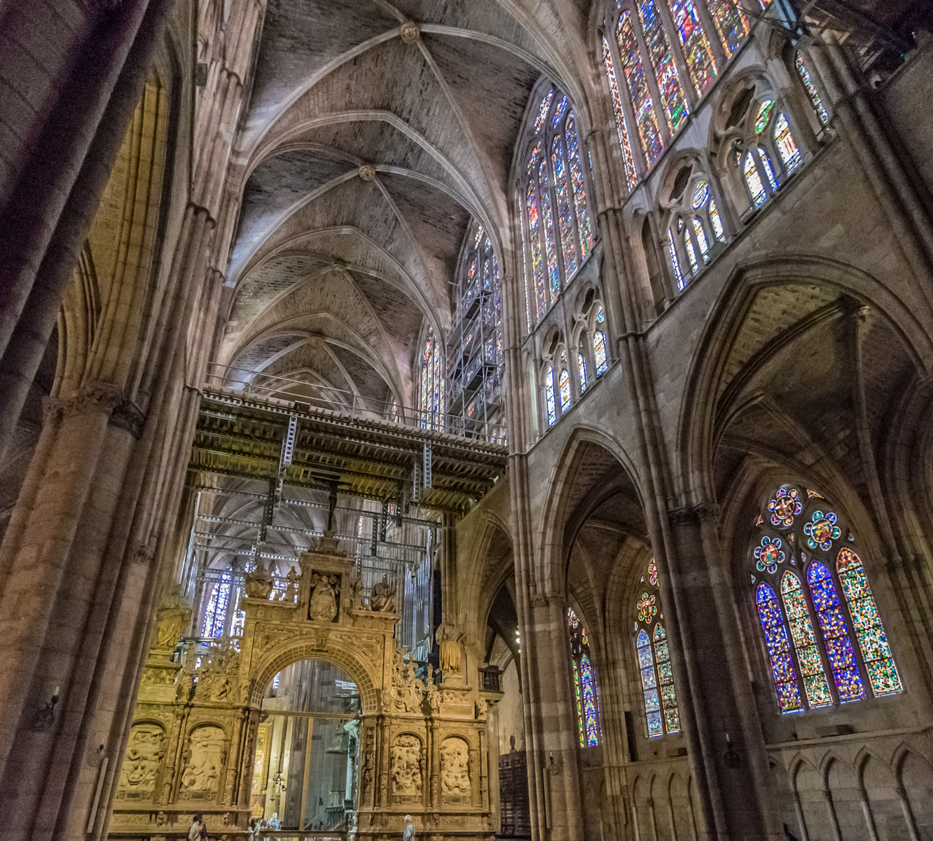 Nave of Catedral de Santa Maria de Regla de Leon viewed from near the front entrance | Photo by Mike Hudak