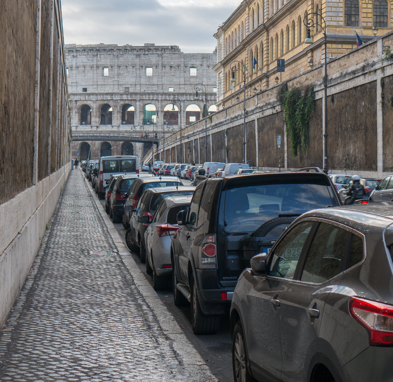 On the Via degli Annibaldi (Roma, Italy) in early morning to visit the Colosseum before the arrival of large crowds | Photo by Mike Hudak